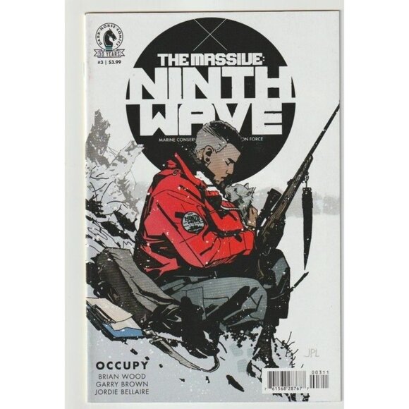 Dark Horse Comics 30 Year #3 – The Massive Ninth Wave Occupy - Picture 1 of 9